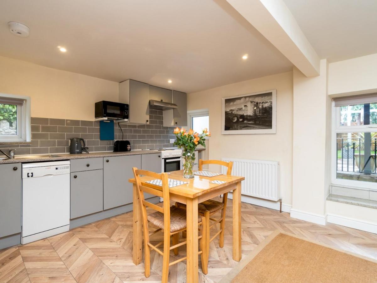 Pass The Keys Lovely 1 Bed Apartment With Free Parking Bath Exterior photo