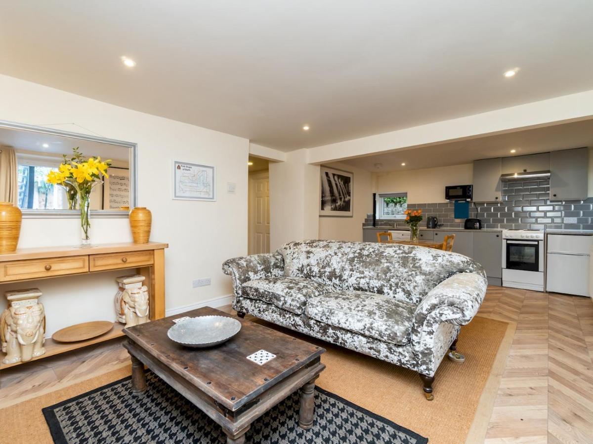 Pass The Keys Lovely 1 Bed Apartment With Free Parking Bath Exterior photo